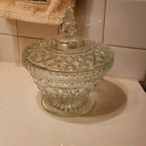~MAKE AN OFFER~ BEAUTIFUL GLASS CANDY BOWL